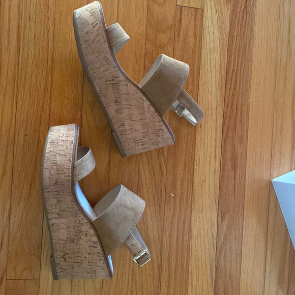 Steve Madden “Caytln Sand Suede” - Picture 2 of 8